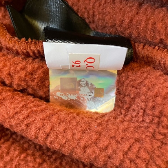 The North Face Men’s Carbondale 1/4 Snap Fleece Hoodie - Picture 7 of 7